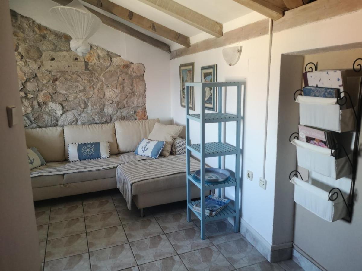Charming Dalmatian Apartment With Panoramic View Tkon Exterior photo